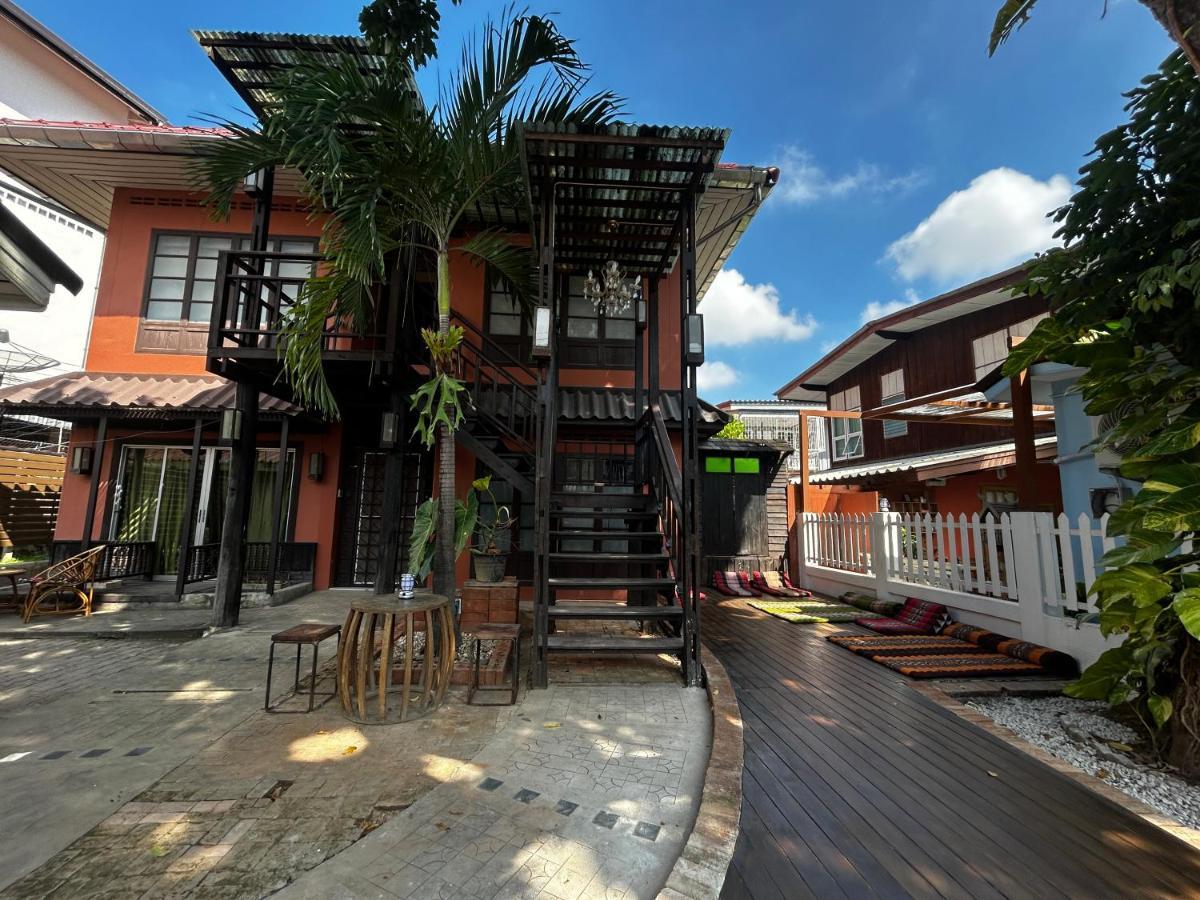 Villa'S Homestay Чиангмай Экстерьер фото
